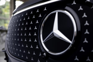 Mercedes-Benz: A força das mulheres na criação de uma marca icónica thumbnail