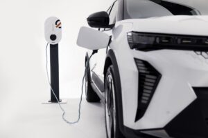 Elétrico vs Combustão: A fase de uso contribui para quase 90% da pegada de carbono dos veículos thumbnail