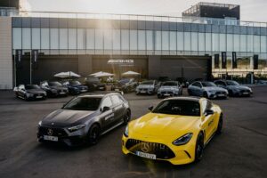 Mercedes mostra a sua gama em pista thumbnail