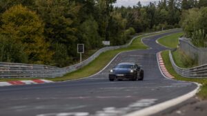 Porsche 911: Versão híbrida impressionou no Nordschleife thumbnail