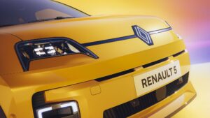 Renault 5 E-Tech: As duas primeiras versões estão disponíveis para encomenda thumbnail