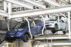 VW Golf: 50 anos de produção, numa das maiores fábricas do mundo thumbnail