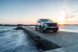 Peugeot E-5008: Autonomia de até 660 km para sete lugares thumbnail